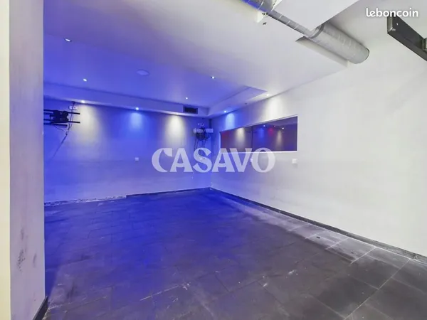 Local commercial 77 m²
