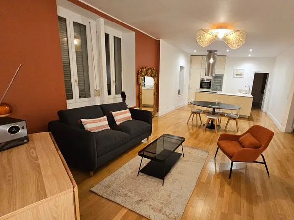 CONTADES - Magnifique T3 meublé- 85m2