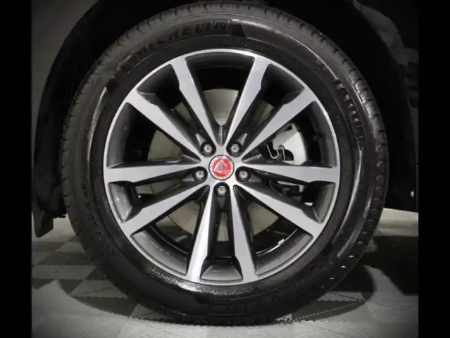 Jaguar F-Pace p400e plug-in-hybrid r-dynamic se bva8 awd — photo 21