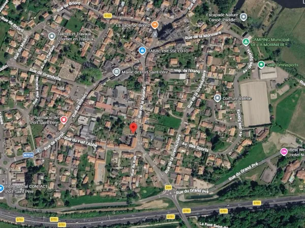 Opportunité Rénovation ! Maison en pierres de 85 m² avec terrain - Port-Saint-Père (Centre-Ville)