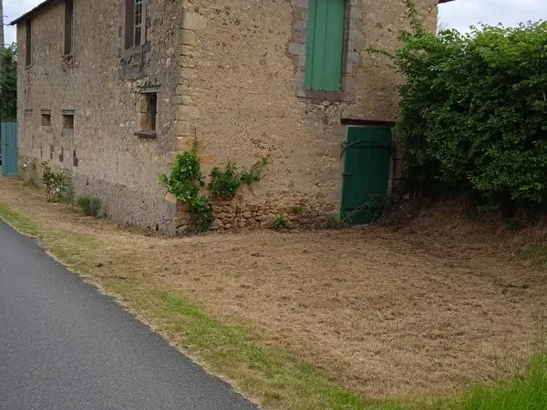 Vend une grange au Châtelet