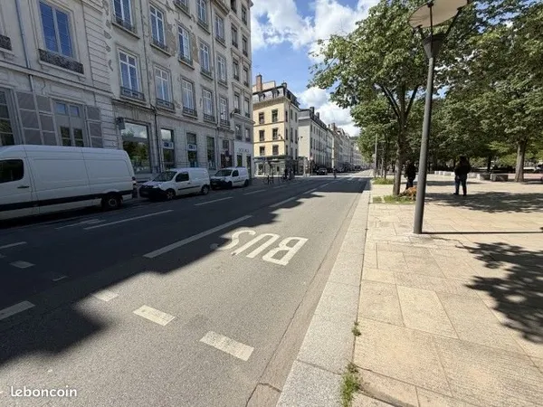 Local commercial 70 m²
