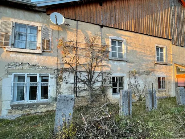 Maison mitoyenne à rénover