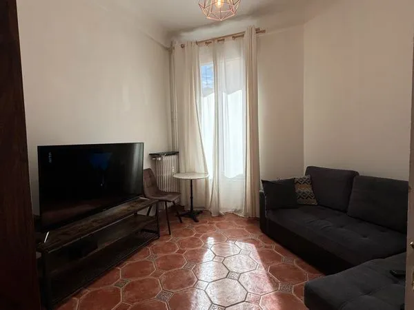 À louer - 2 pièces meublé Art Déco - Quartier du Port (Nice) - 40 m² - 1 100 /mois