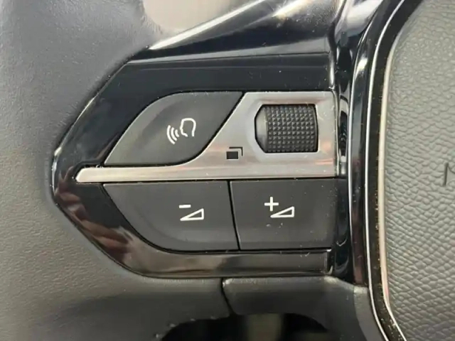 Peugeot 2008 1.2 puretech 100ch s&amp;s style — photo 12