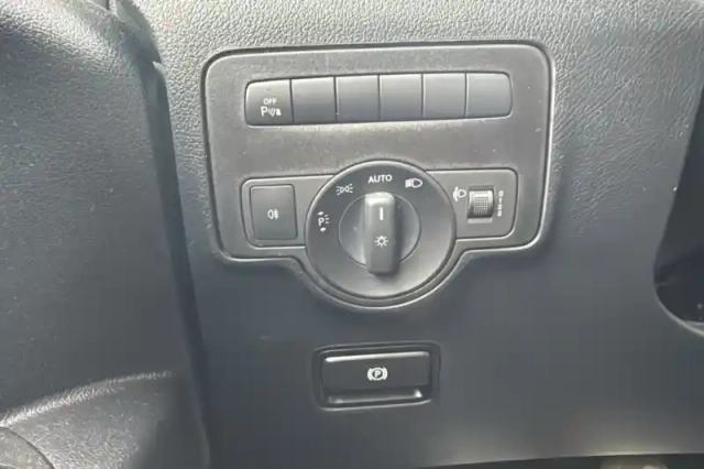 Mercedes Vito fourgon 114 cdi long bva rwd — photo 15