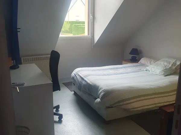 Loue chambre meublee