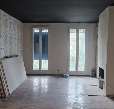 T2 à aménager de 34,85 m² au 1er étage avec vue sur le port