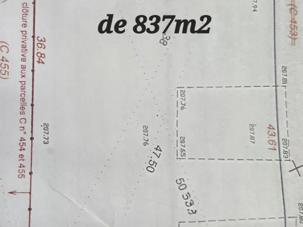 TERRAIN A BATIR DE 837M2