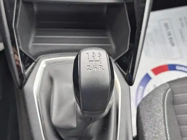 Peugeot 208 puretech 75 s&amp;s bvm5 style — photo 24