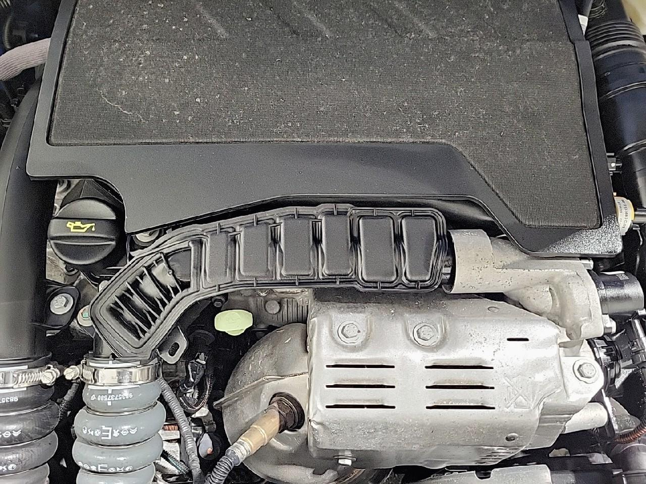 Peugeot 2008 puretech 130 s&s eat8 gt — photo 15