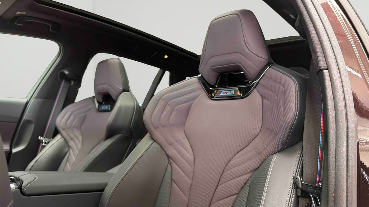 BMW M5 Touring PHEV 727 ch BVA8 — photo 24
