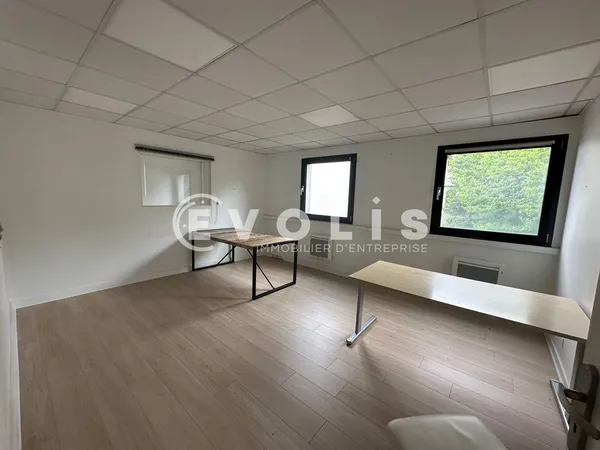 Bureaux - A LOUER - 120 m² non divisibles