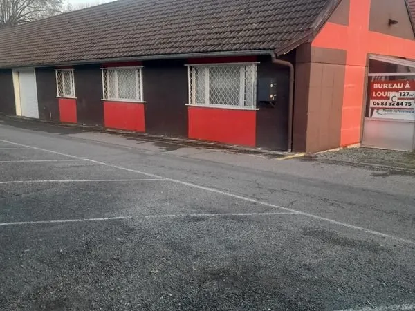 Bureau 97m2 garage stockage 30m2