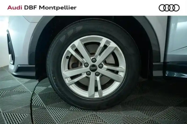 Audi Q3 45 tfsie 245 ch s tronic 6 business line — photo 3