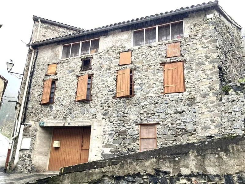 Photo 1
