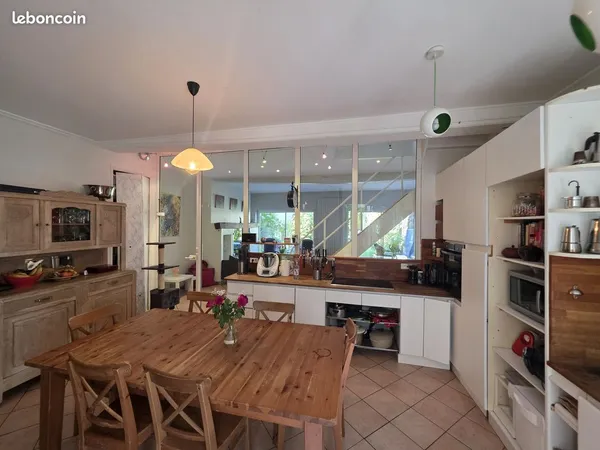 Maison 9 pièces 237 m²