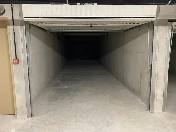 Vends box double 28m² Aix-en-Provence