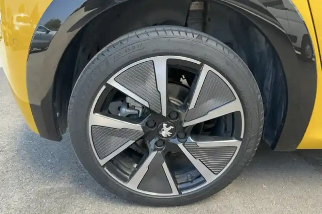 Peugeot 208 electrique 50 kwh 136ch — photo 30