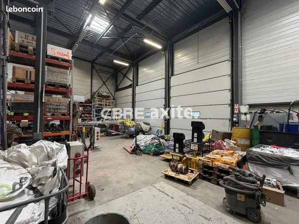 LOCAL D'ACTIVITE 866 m² SAINTE HELENE DU LAC