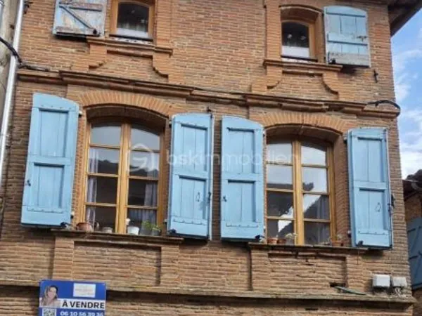 RABASTENS - IMMEUBLE DE CARACTERE EN CENTRE VILLE