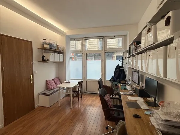 Local commercial 1 pièce 27 m²
