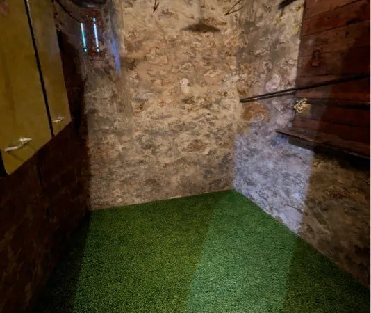 Cave saine et éclairée de 5m2 à louer - Châtillon