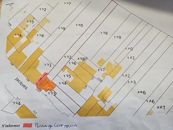 Le Mercier immobilier vous propose ce terrain à bâtir de 572