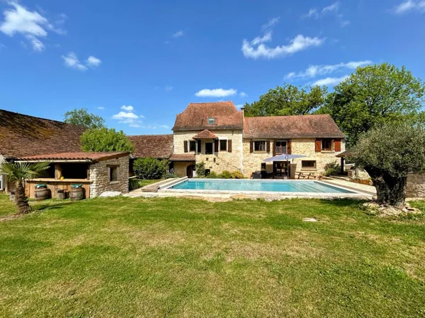 Vends maison de caractère en pierre - 195m²