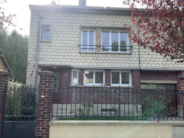 Maison avec garage à louer