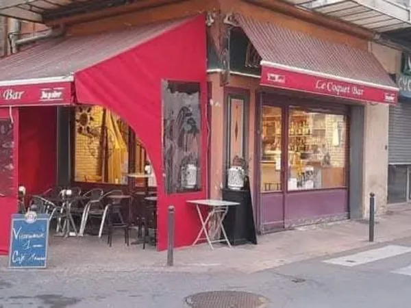 Immeuble commercial. Murs et fonds. Hyper centre ville/ Mairie/ Parking