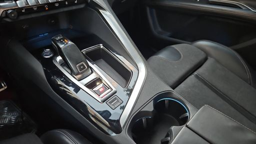 Peugeot 3008 1.2 PureTech 130 EAT6 - GT Line – 2018 – 88127 km – Essence – Boîte Automatique — photo 3