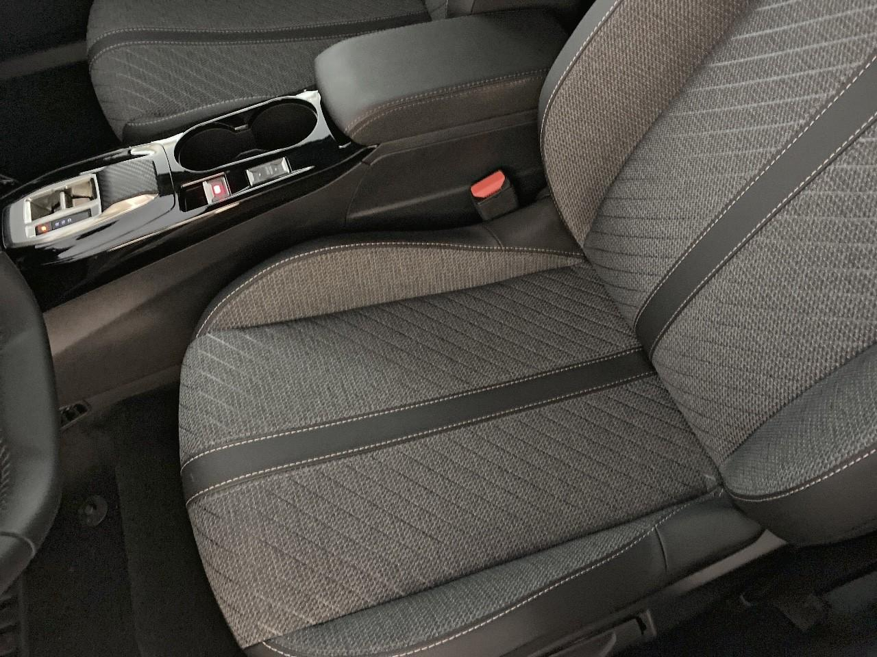 Peugeot 2008 hybrid 145 ch e-dcs6 allure — photo 9