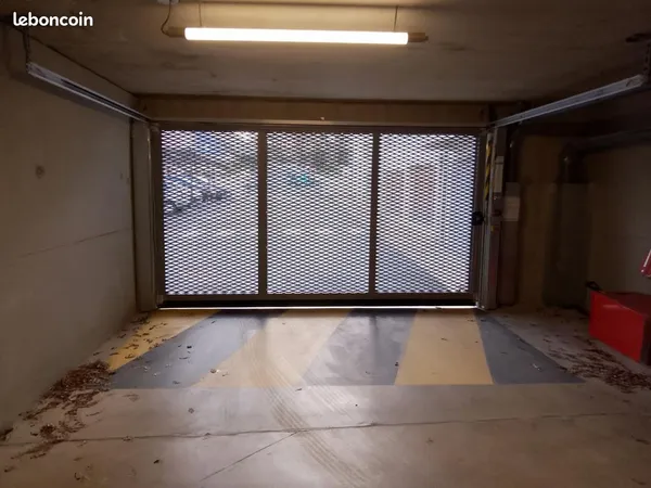 Location une place de parking privative numérotée située en sous-sol sécurisé