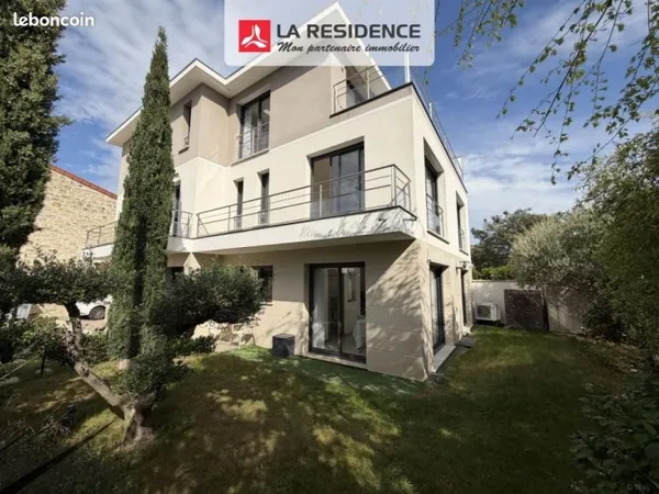 Maison 12 pièces 305 m²