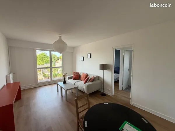 Appartement T2 Rénové lumineux 49m² avec balcon & vue panoramique - Parking & Cave - Angoulême