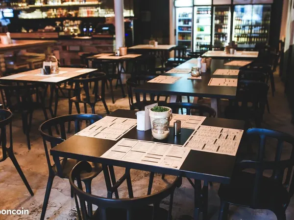 Bar, brasserie 98 m² PARIS