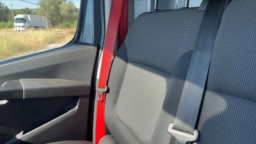 Renault Trafic VU 2.0 dCi 150 EDC7 - Red Edition Confort L1h1 – 2024 – 86545 km – Diesel – Boîte Automatique — photo 5