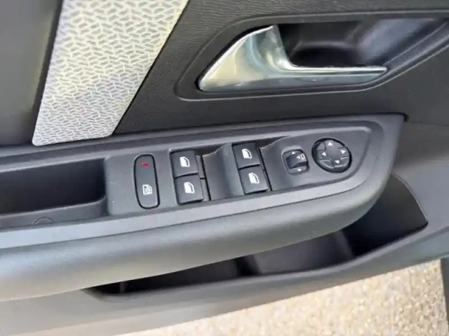 Citroën C4 puretech 130ch s&amp;s shine — photo 12