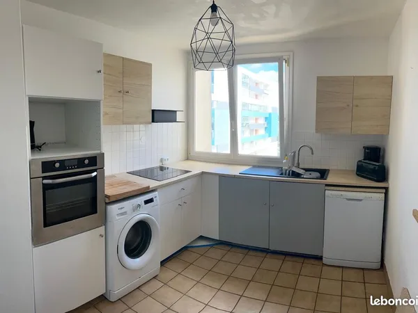Chambre dans colocation avec balcon - Bellevue Brest au pied du futur tram