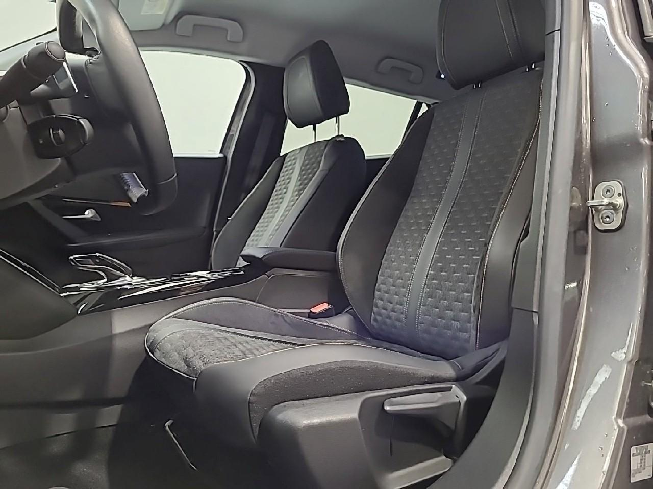Peugeot 2008 puretech 130 s&s eat8 roadtrip — photo 10