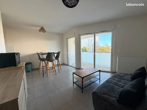 Studio 1 pièce 28 m²