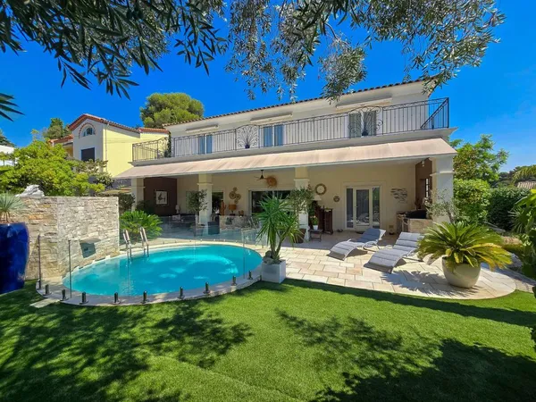 Villa 6 pièces 201 m²