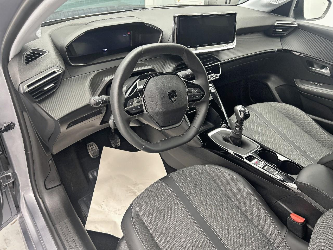 Peugeot 208 100 s&s bvm6 allure — photo 9