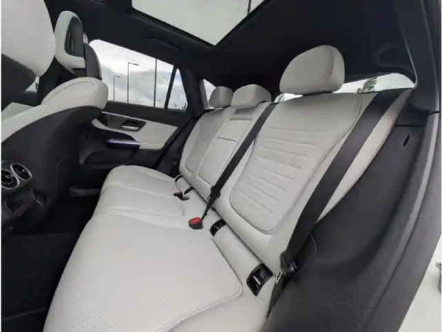 Mercedes Glc 300 e  hybrid eq 4matic — photo 19