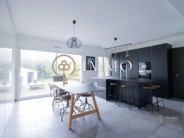 Maison moderne 7 pièces 178m²