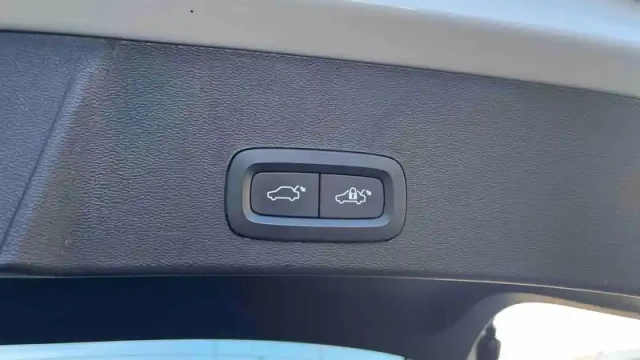 Volvo Xc40 t5 recharge 180+82 ch dct7 — photo 30