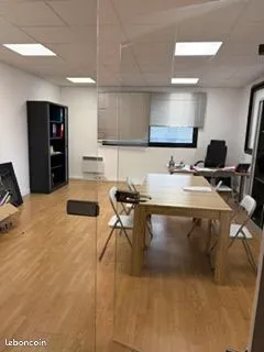 A louer local professionnel bureaux