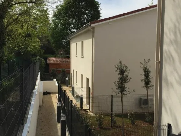 Stationnement Vente Décines-Charpieu   90€