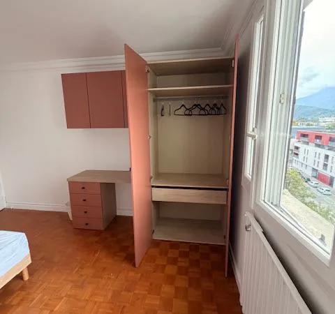 Colocation meublée rénovée – Grenoble Eaux-Claires